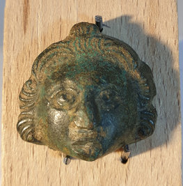 Oud-Romeins bronzen Medusa appliek